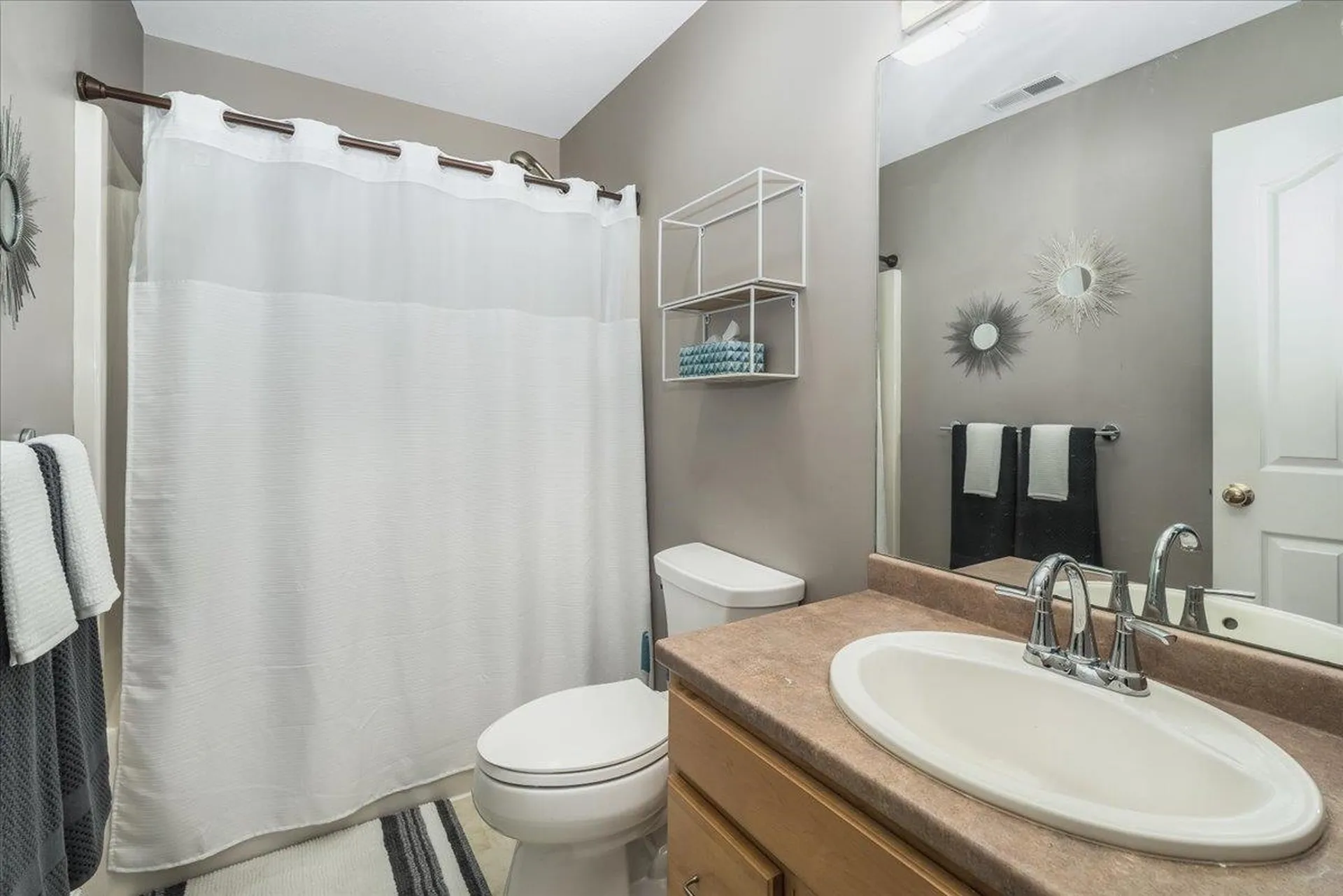 22 Treetop Lane Manchester NH 03102