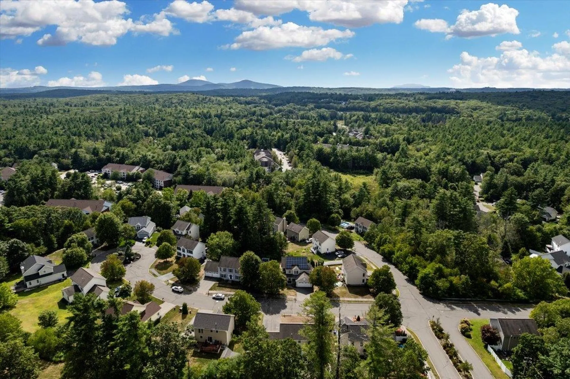 22 Treetop Lane Manchester NH 03102