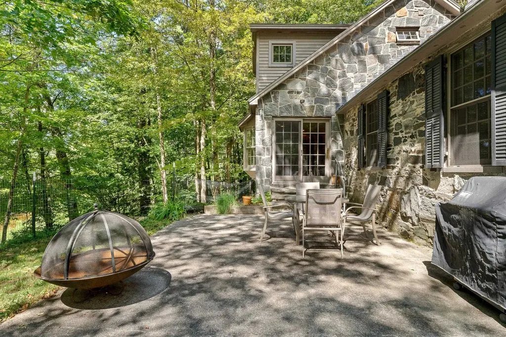 1937 Green Mountain Turnpike Chester VT 05143