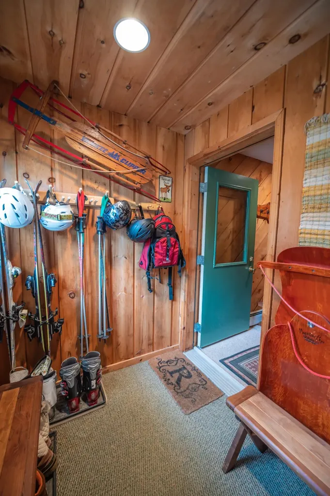 2d Polar Bear North Dover VT 05356