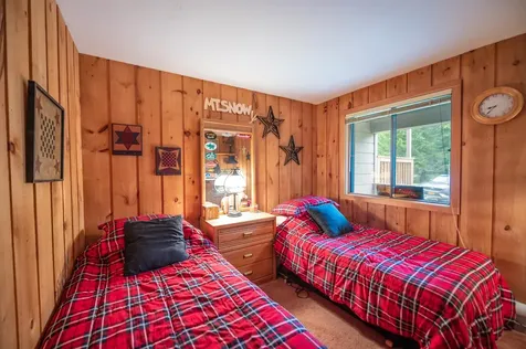 2D Polar Bear North Dover VT 05356