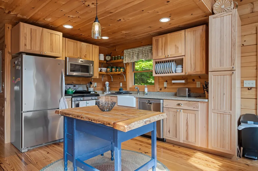 89 Woodwinds Drive Thornton NH 03285