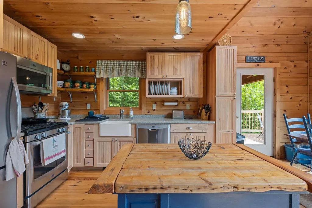 89 Woodwinds Drive Thornton NH 03285