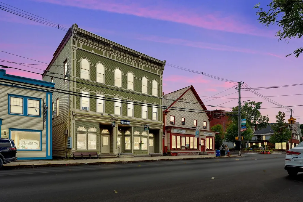 158 Main Street Ludlow VT 05149