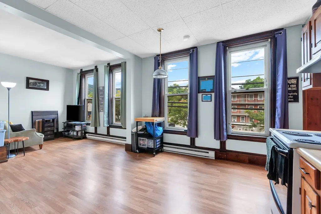 158 Main Street Ludlow VT 05149