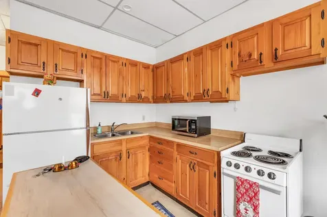 158 Main Street Ludlow VT 05149