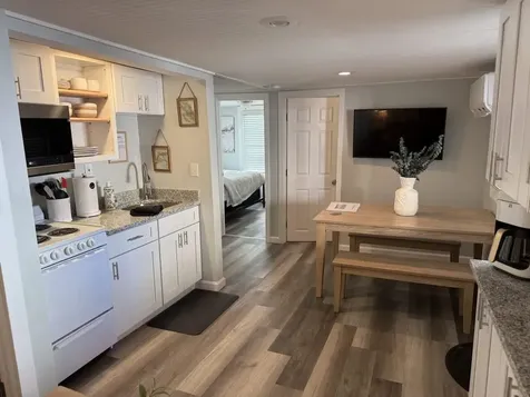 19 Auburn Avenue Hampton NH 03842