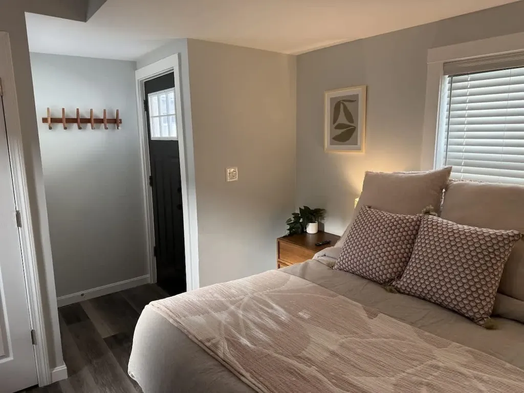 19 Auburn Avenue Hampton NH 03842