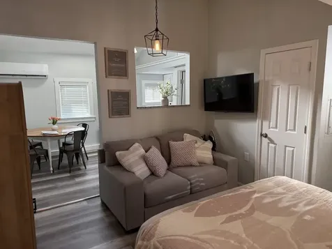 19 Auburn Avenue Hampton NH 03842