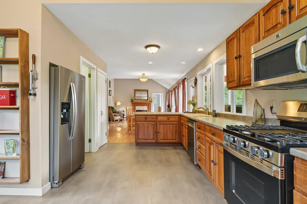 196 Old Sawmill Road Londonderry VT 05148