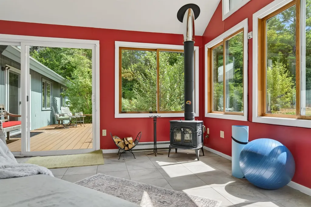 196 Old Sawmill Road Londonderry VT 05148