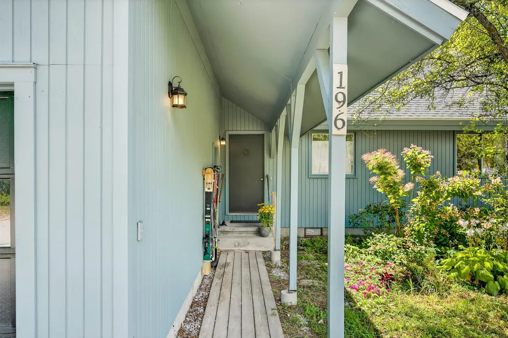 196 Old Sawmill Road Londonderry VT 05148