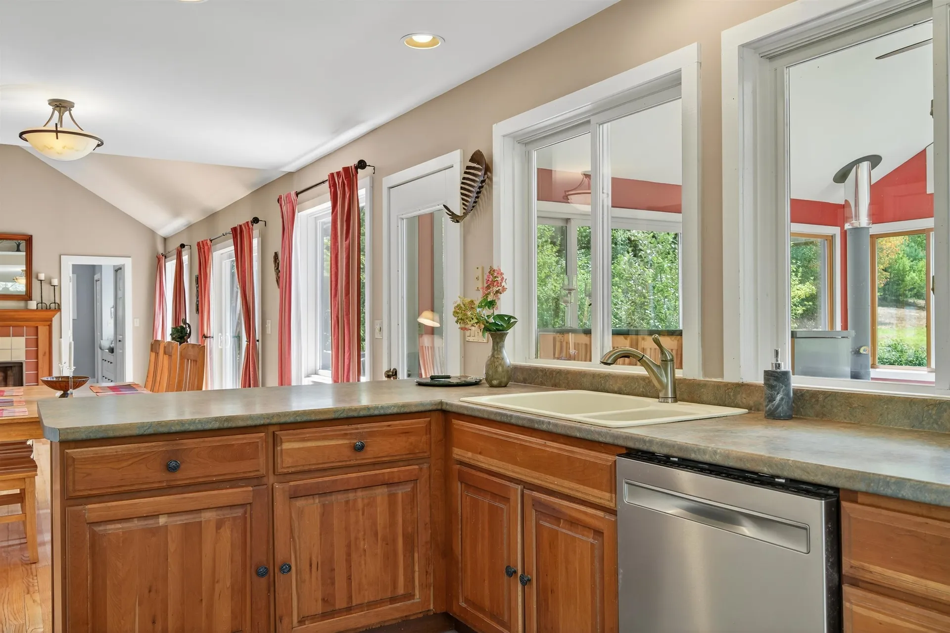 196 Old Sawmill Road Londonderry VT 05148