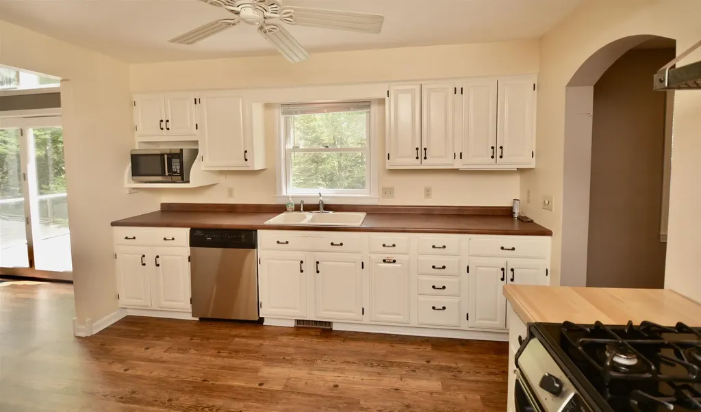 13 Forest Road Grantham NH 03753