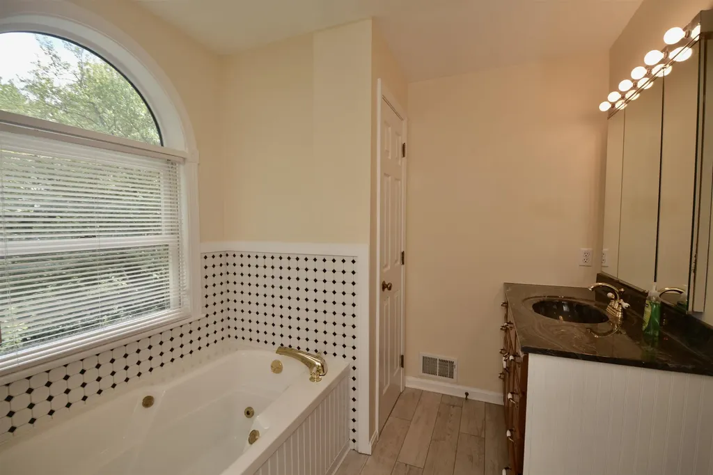 13 Forest Road Grantham NH 03753