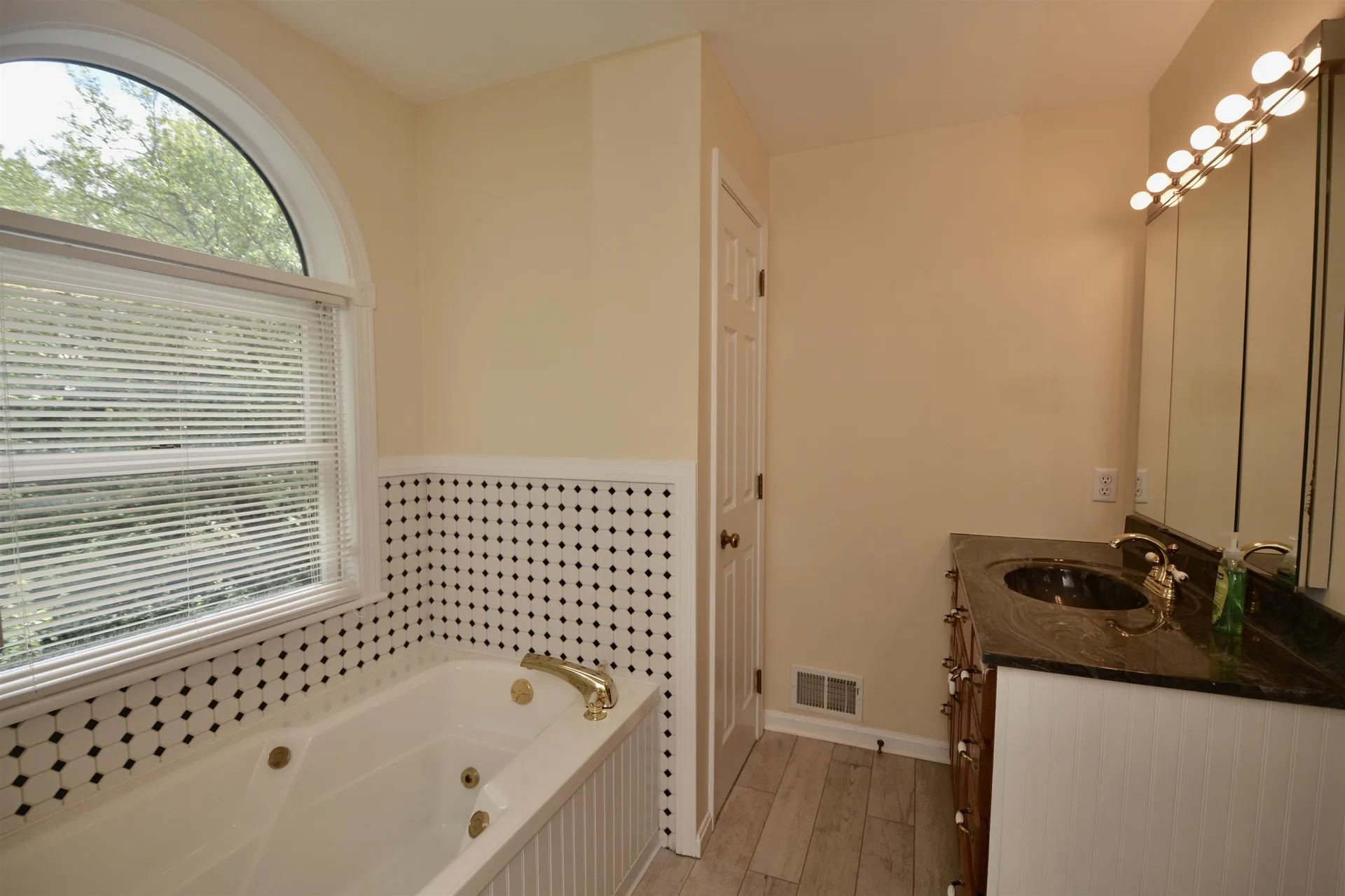 13 Forest Road Grantham NH 03753