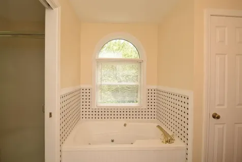 13 Forest Road Grantham NH 03753