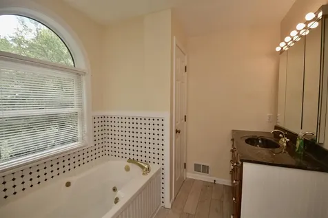 13 Forest Road Grantham NH 03753