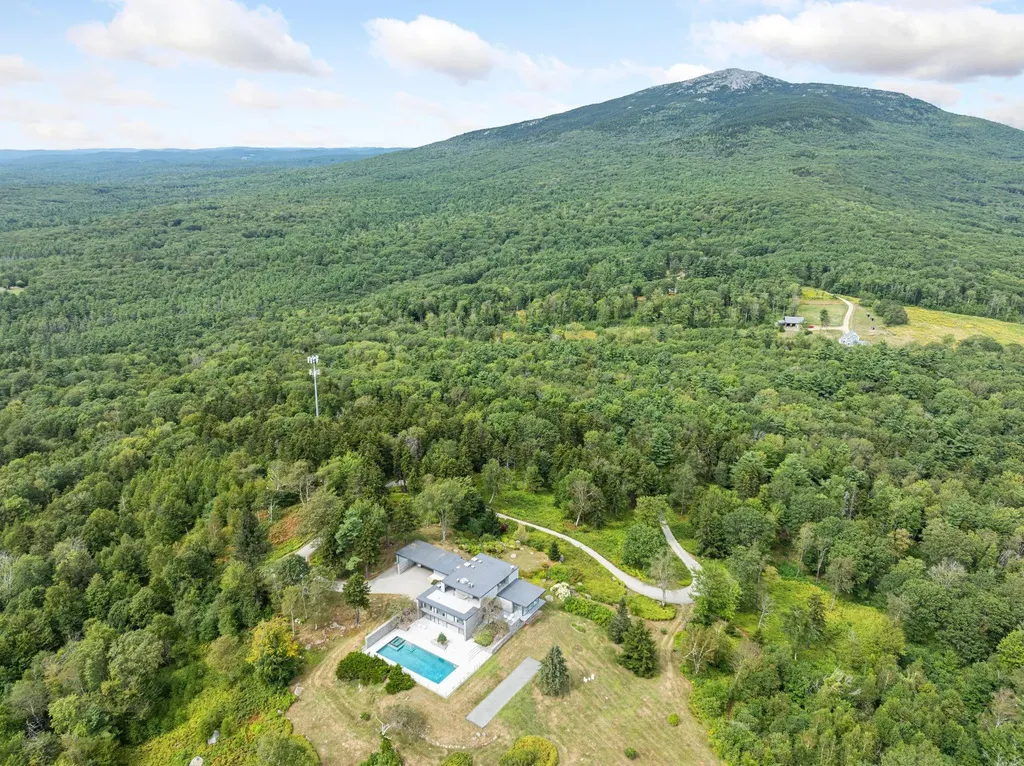 617 Mountain Road Jaffrey NH 03452