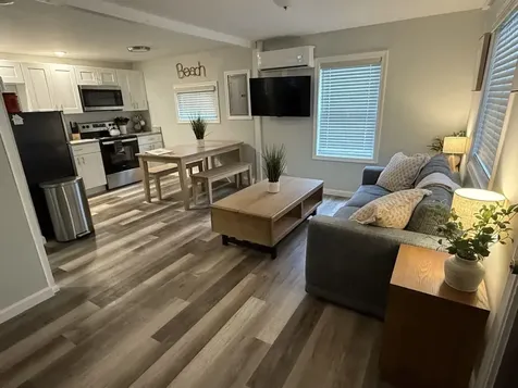 19 Auburn Avenue Hampton NH 03842