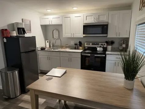 19 Auburn Avenue Hampton NH 03842