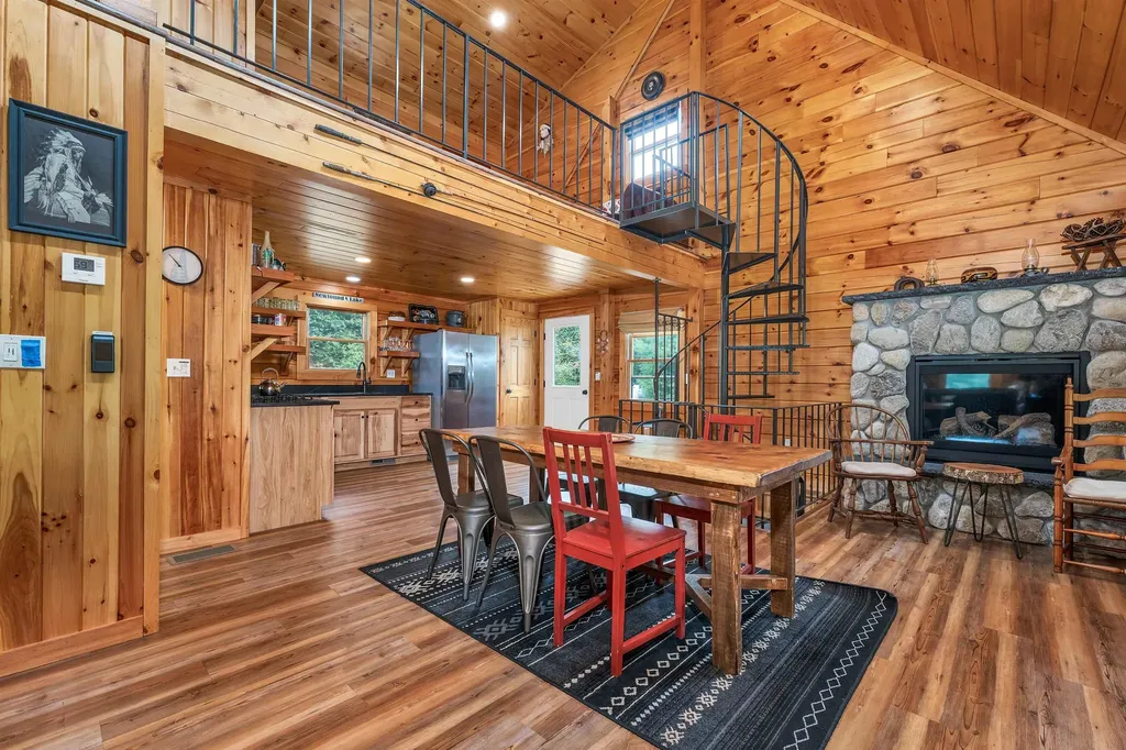 23 Goddard Road Groton NH 03241