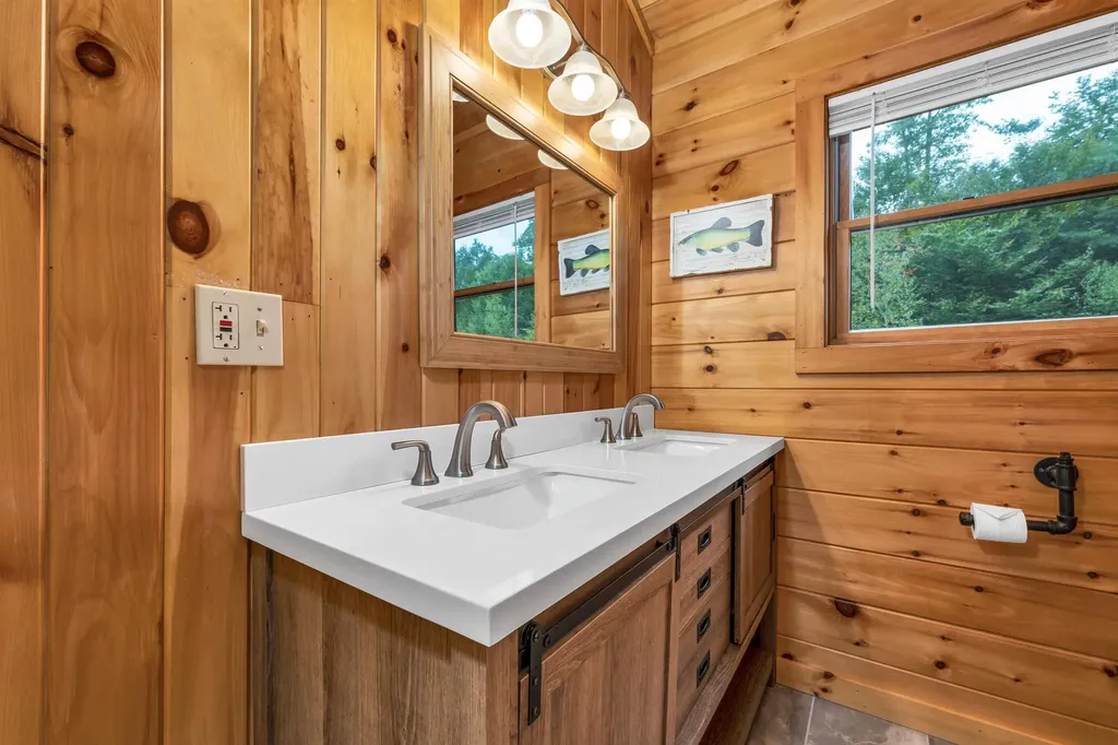 23 Goddard Road Groton NH 03241