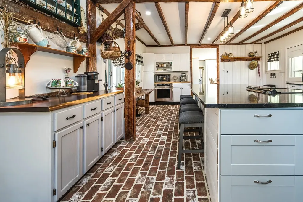 6948 Us Route 7 Road Pittsford VT 05763