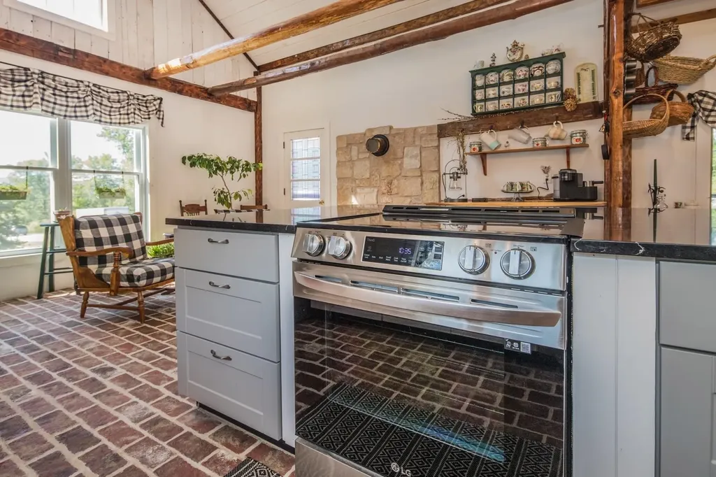 6948 Us Route 7 Road Pittsford VT 05763