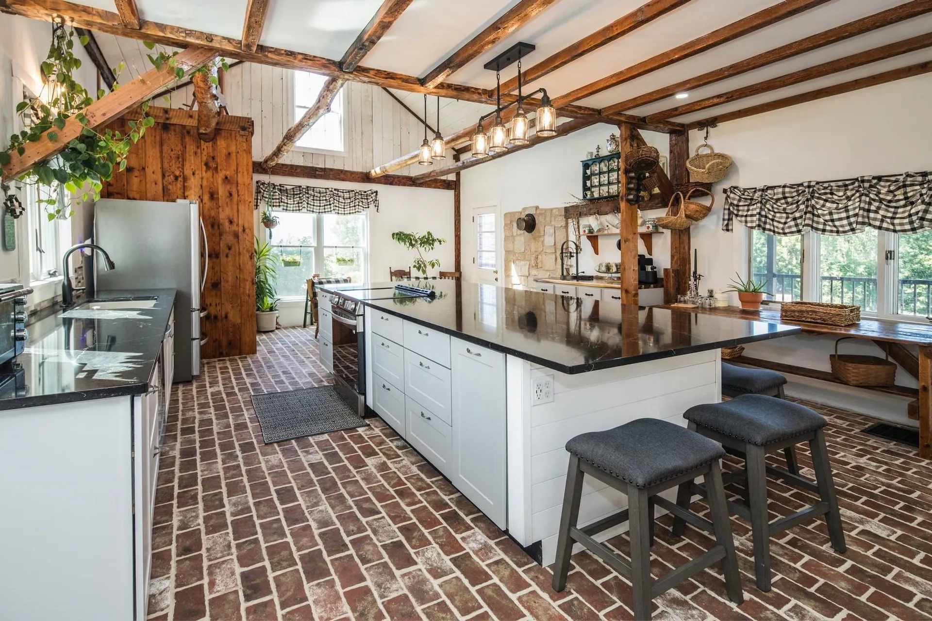 6948 Us Route 7 Road Pittsford VT 05763