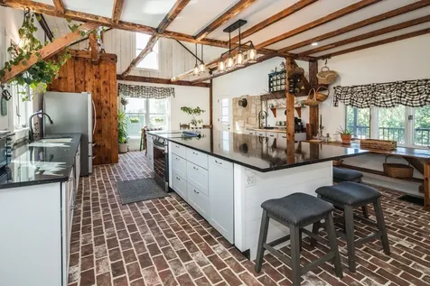 6948 Us Route 7 Road Pittsford VT 05763