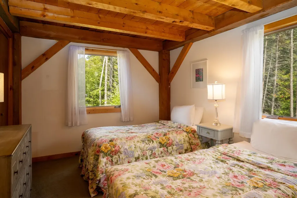 275 Sherwood Forest Londonderry VT 05148