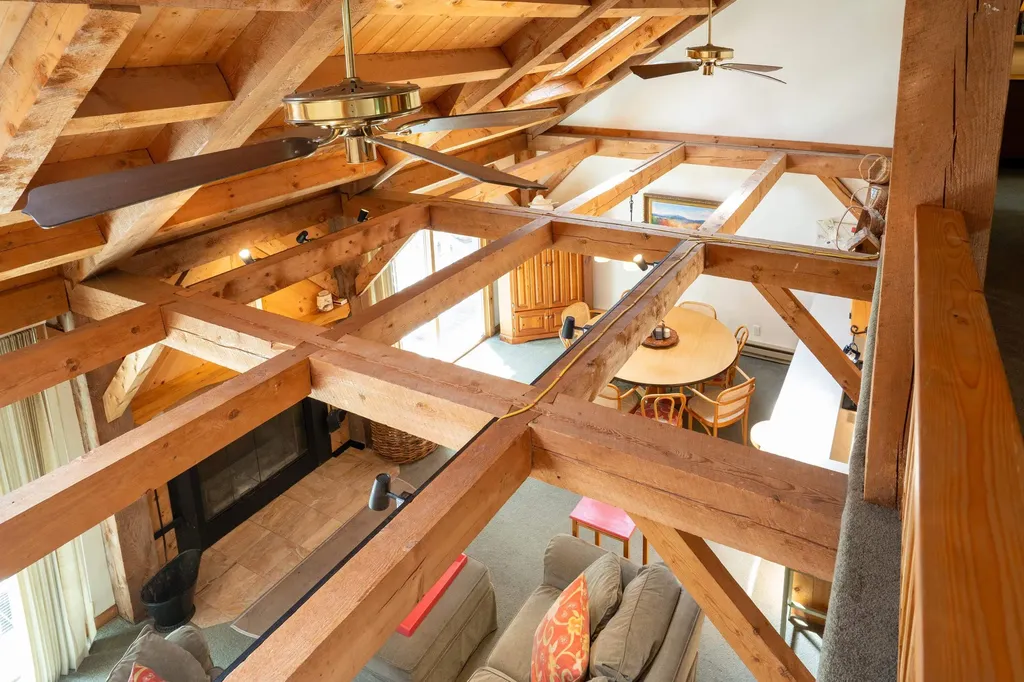 275 Sherwood Forest Londonderry VT 05148