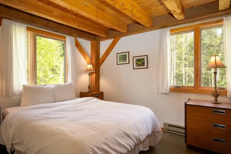 275 Sherwood Forest Londonderry VT 05148