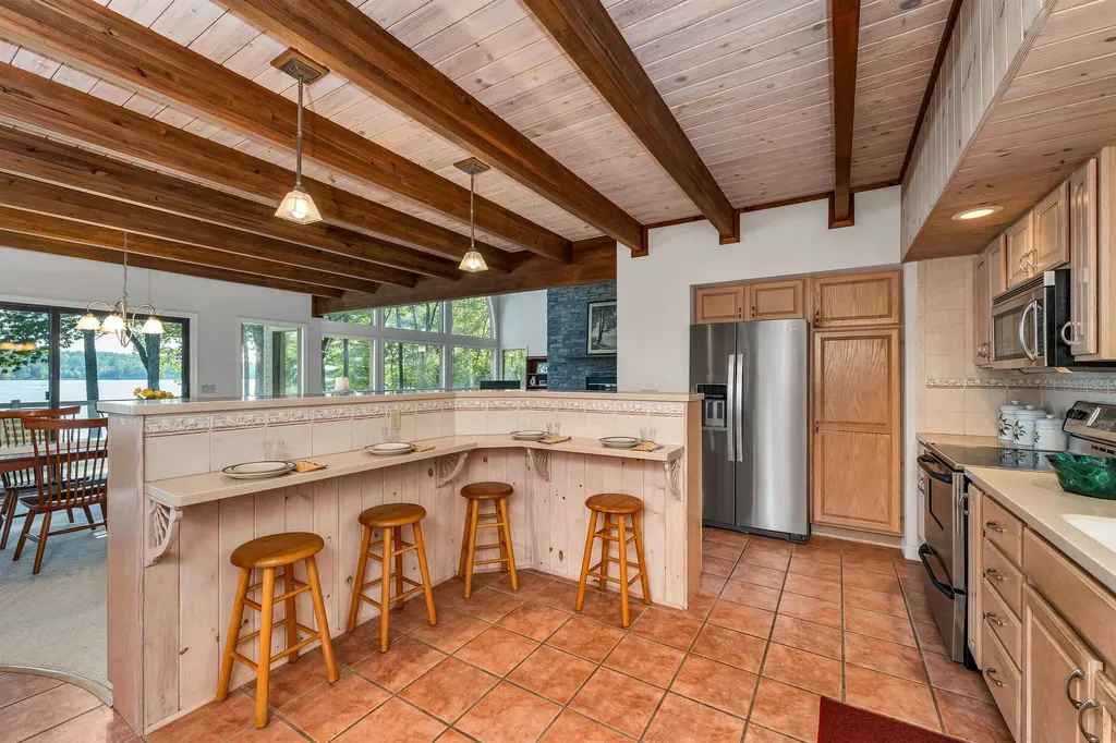 2 Harris Road Meredith NH 03253