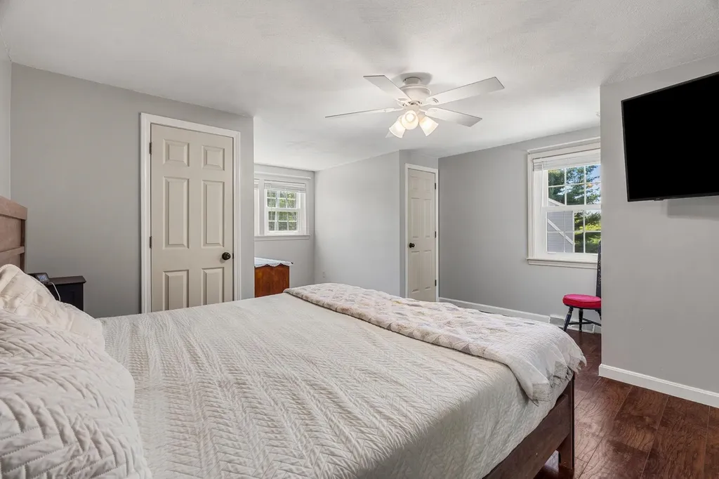 327 Fox Run Road Hudson NH 03051