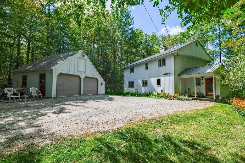 138 Gardiner Drive Londonderry VT 05148