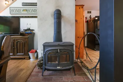 138 Gardiner Drive Londonderry VT 05148