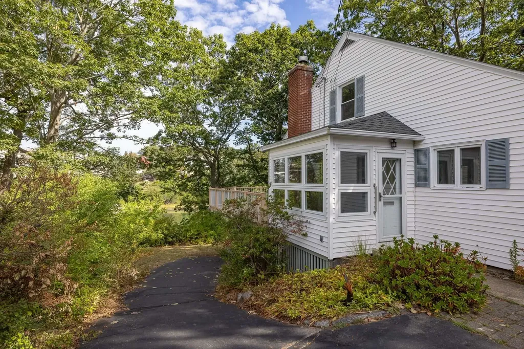 20 Mendum Avenue Kittery ME 03904