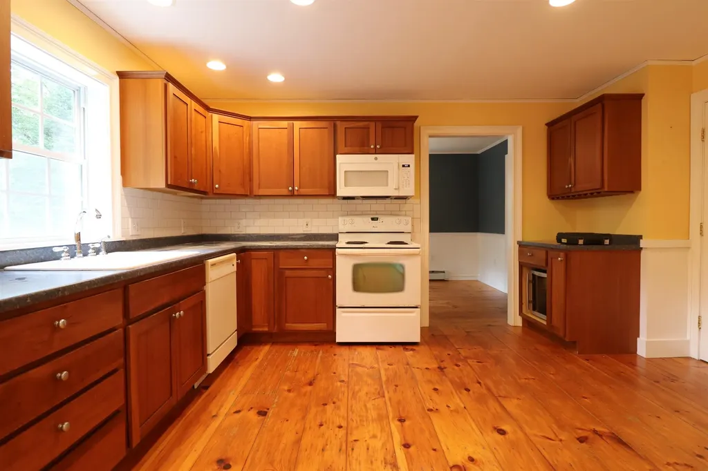 506 Burpee Hill Road Grantham NH 03753