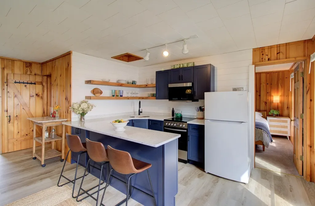 17 Mountain View Lane North Hero VT 05474