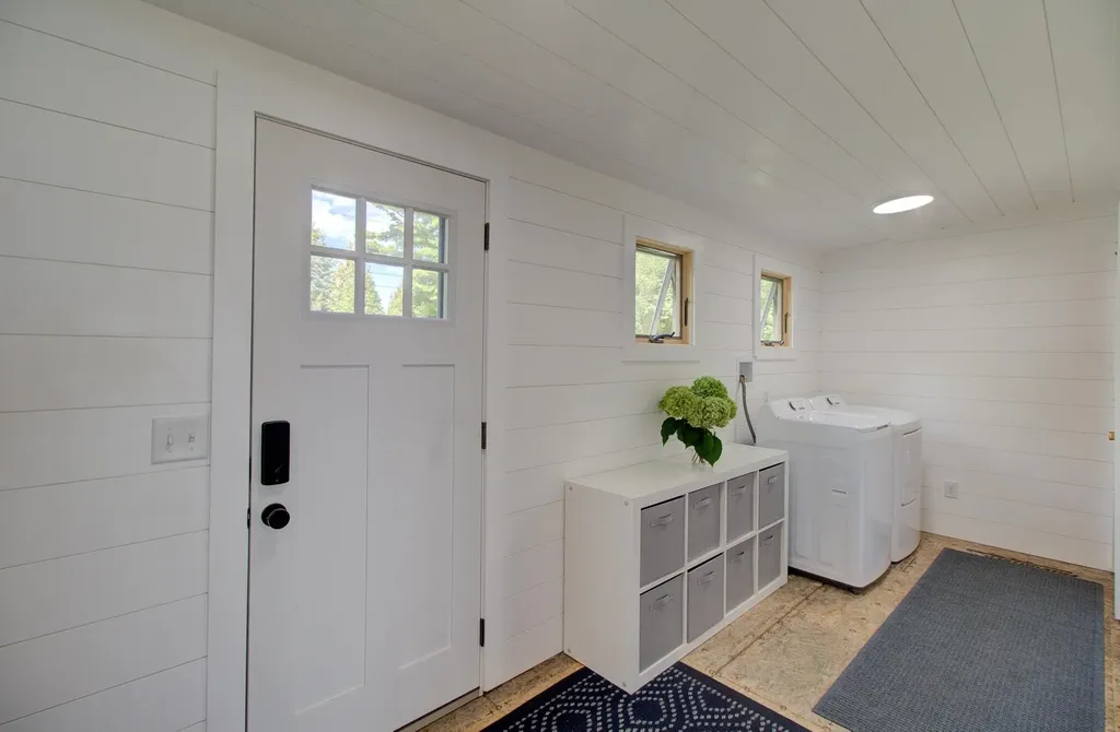 17 Mountain View Lane North Hero VT 05474