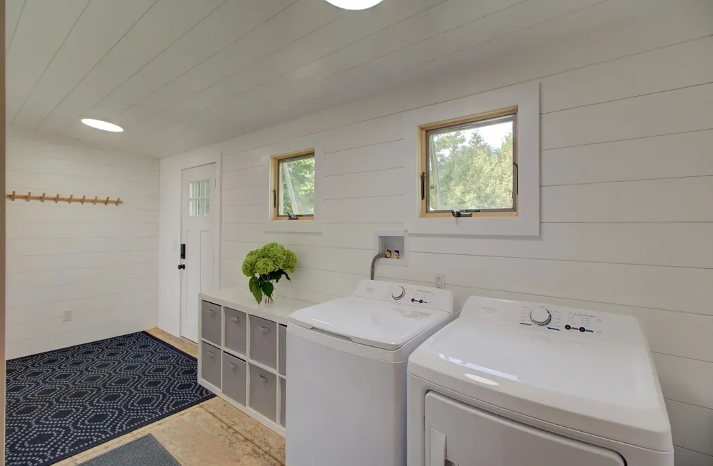 17 Mountain View Lane North Hero VT 05474