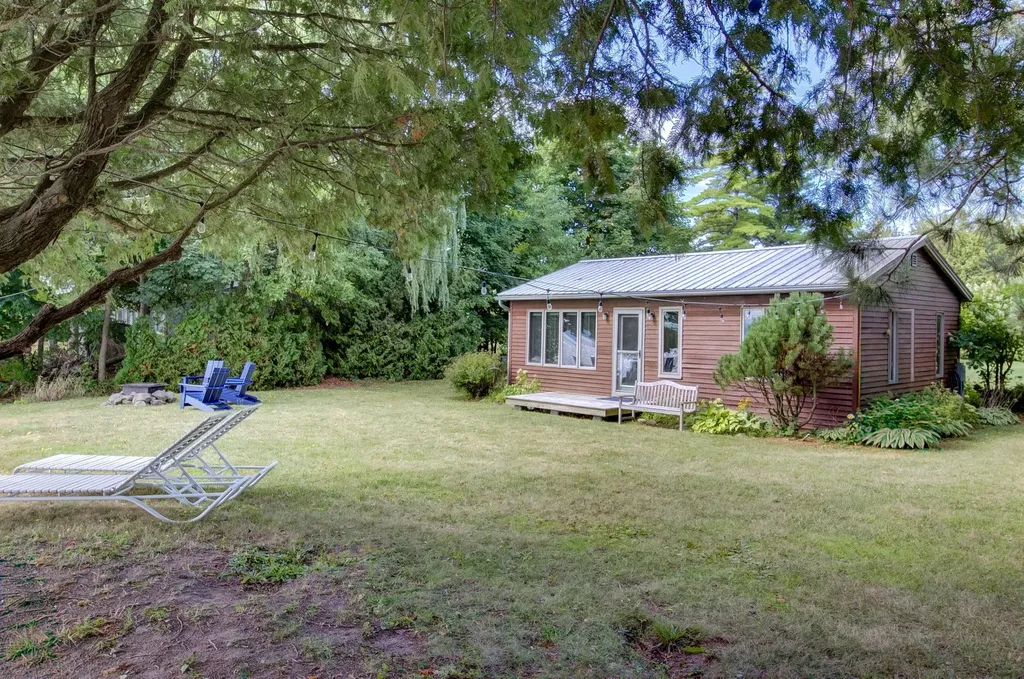 17 Mountain View Lane North Hero VT 05474