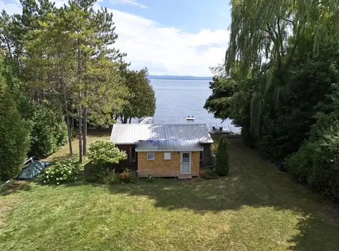 17 Mountain View Lane North Hero VT 05474