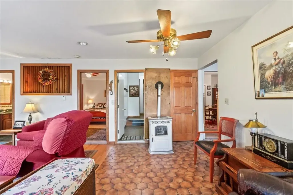 1594 Vermont Route 7a Shaftsbury VT 05262