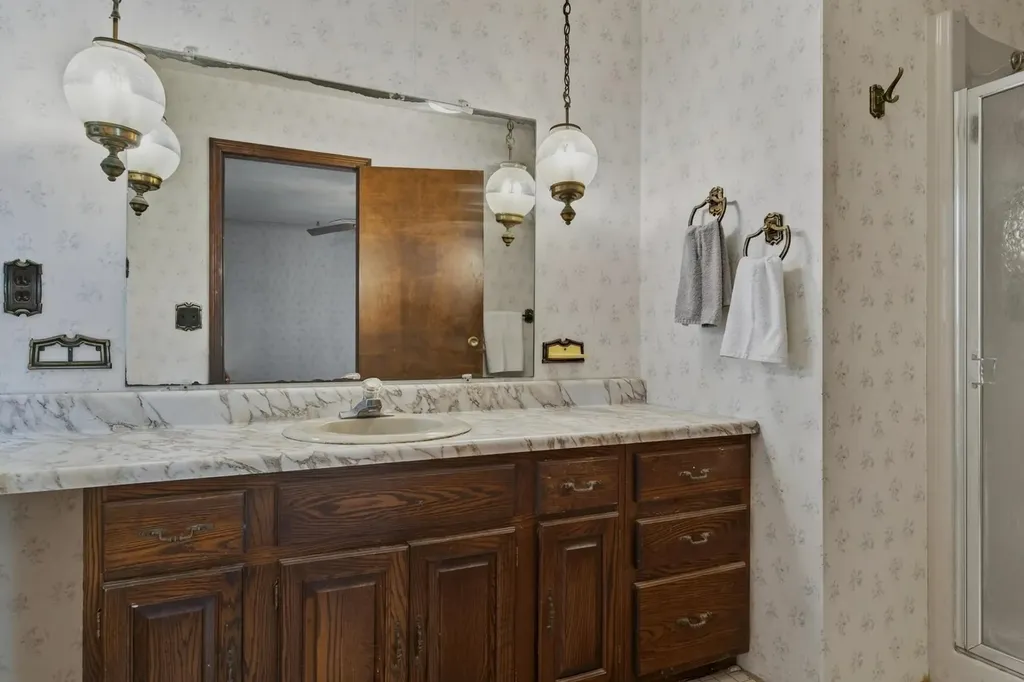 247 Meadowcrest Drive Clarendon VT 05759