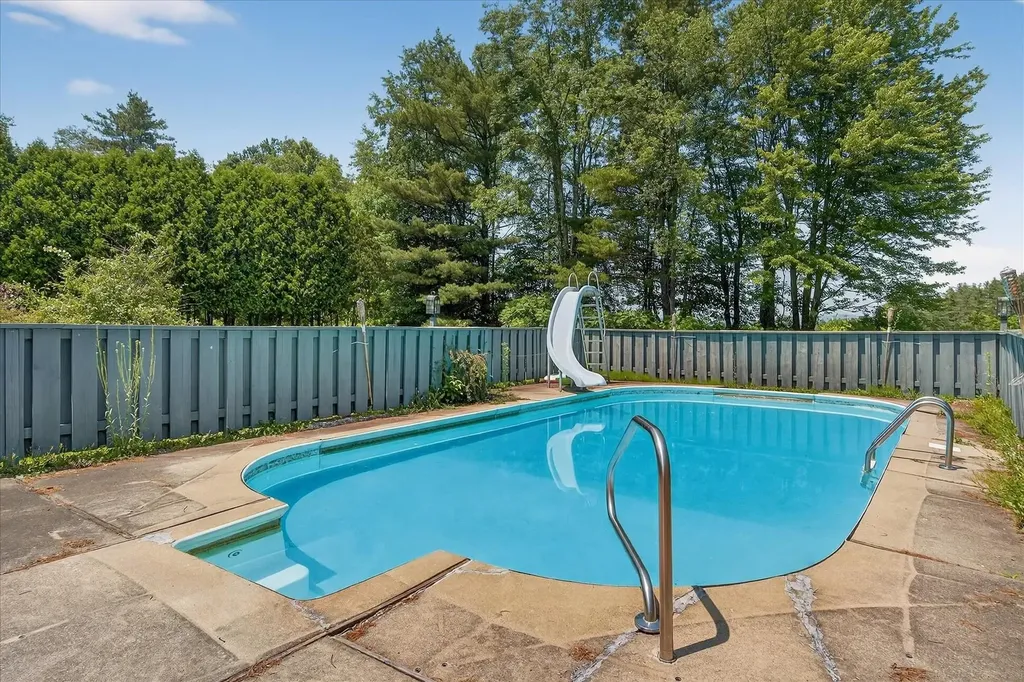 247 Meadowcrest Drive Clarendon VT 05759