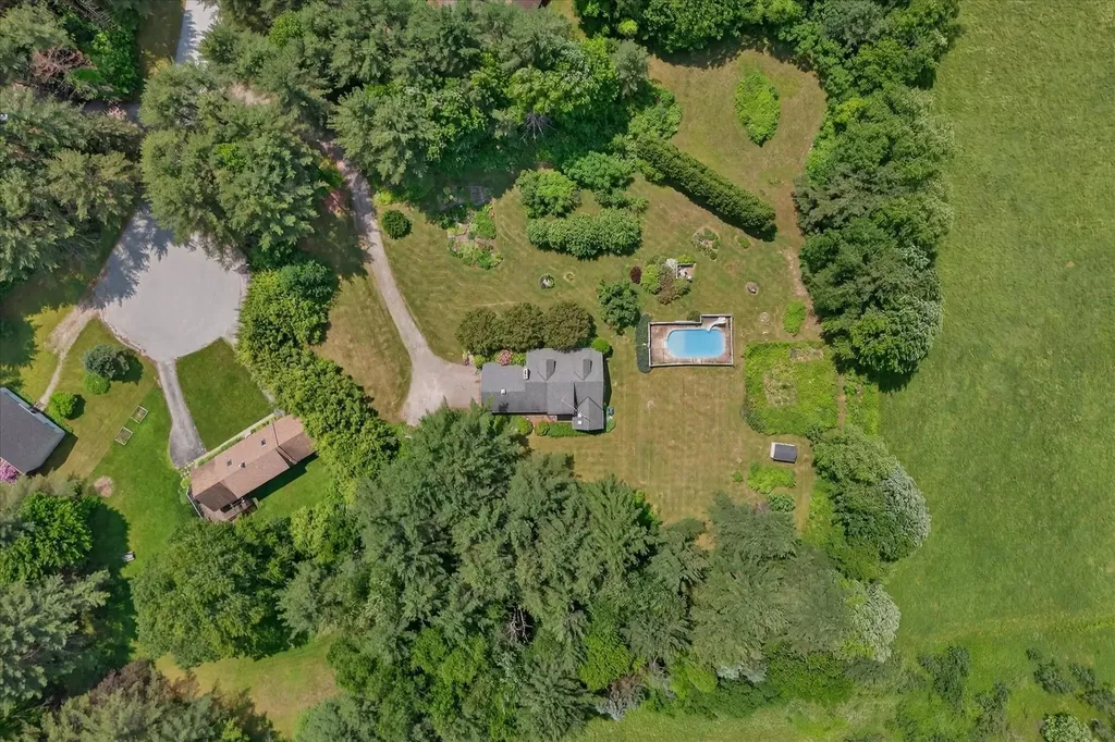 247 Meadowcrest Drive Clarendon VT 05759