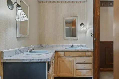 247 Meadowcrest Drive Clarendon VT 05759